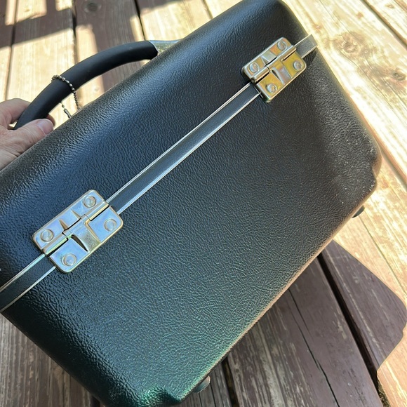 American Tourister VTG unisex Black Travel Trunk Case Shelf & Mirror inside - Picture 8 of 10